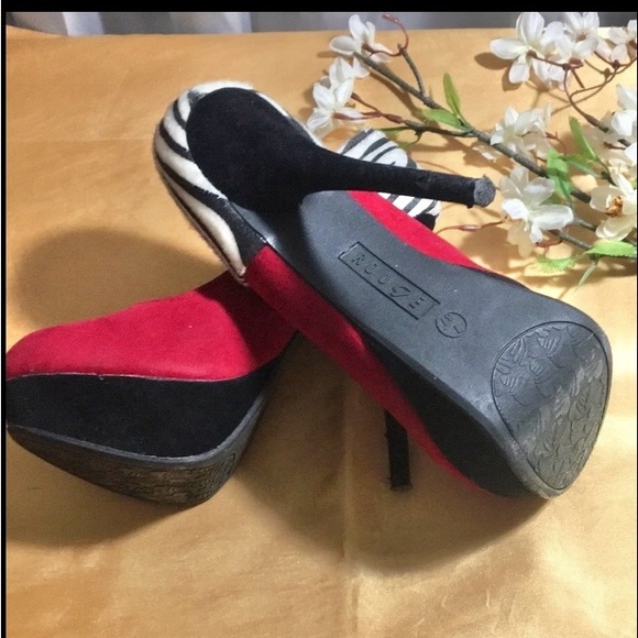 ROUGE HEELS - Picture 4 of 5